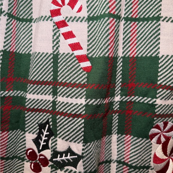 NWT Her Universe Disney Mickey and Minnie Mouse Embroidered Holiday Sweater Vest - Picture 16 of 16